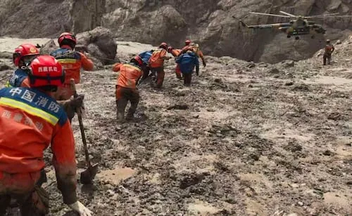 VIDEO: En Nepal rescatan a niña tras casi 60 horas atrapada bajo escombros de riada; continúa la recuperación de cuerpos