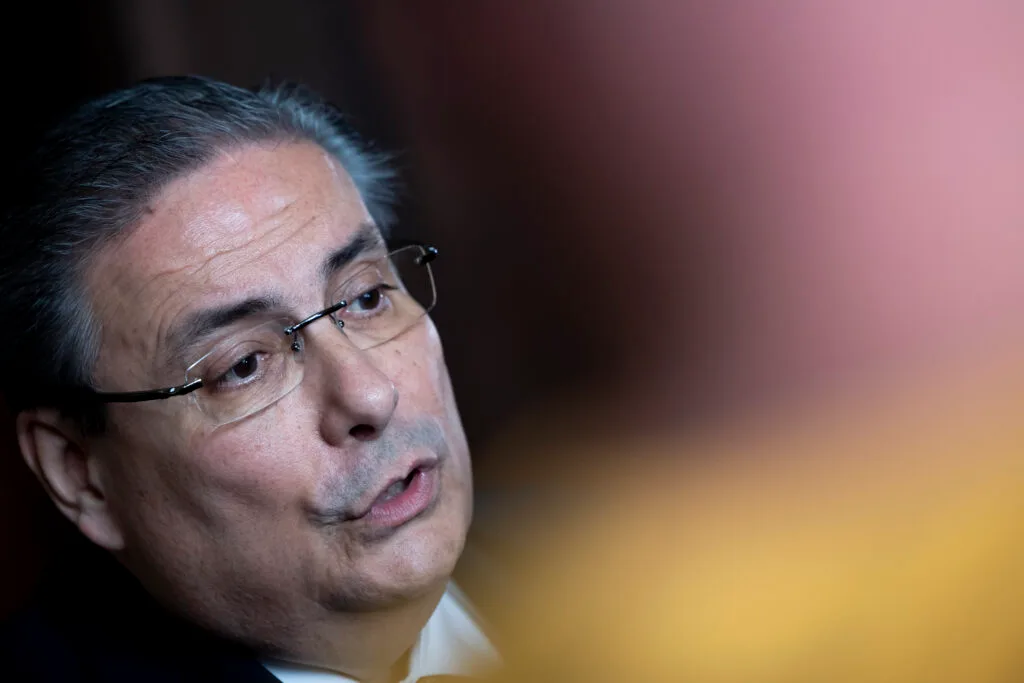 “Problema da habitação não se resolve com bandeiras da Palestina”, avisa Governo