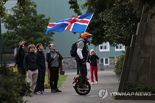 아이슬란드, EU 가입 협상 재개 불발…"국민투표서 부결"