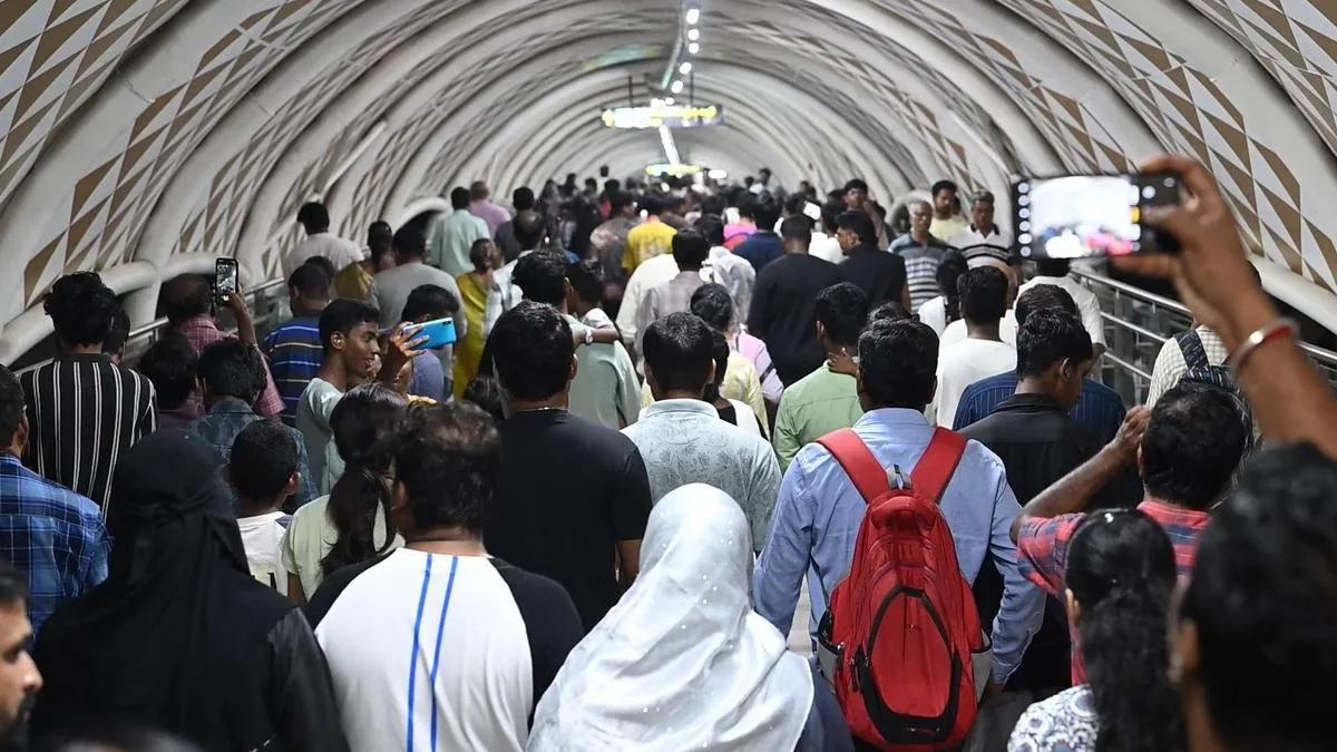 Open platform screen doors, poor signage among issues at Vadapalani Metro Phase II station