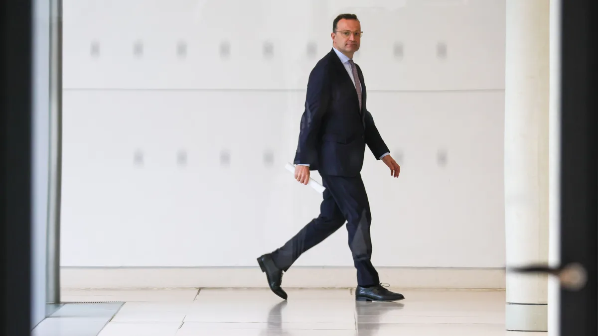 Deutschland-Liveblog: Spahn gibt weiteres Amt auf