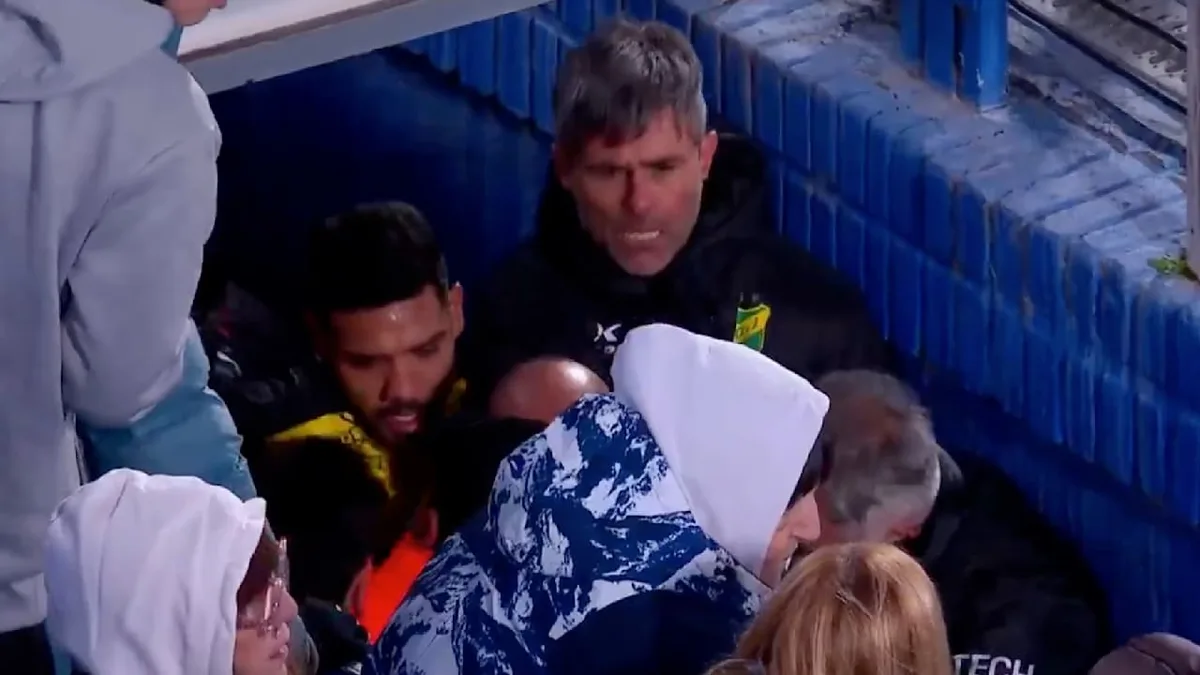 Schläge und Beleidigungen im Spielertunnel - Heftige Ausschreitungen in Argentinien!