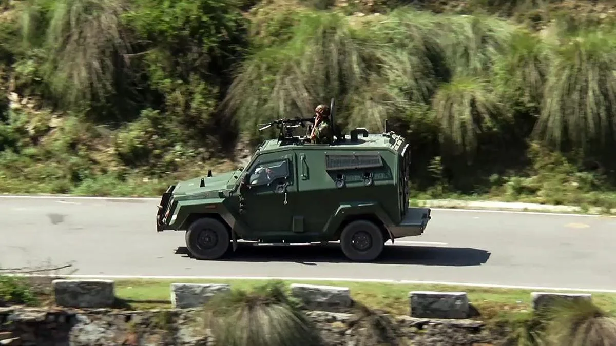 Five BSF personnel injured as vehicle overturns on Jammu-Srinagar highway