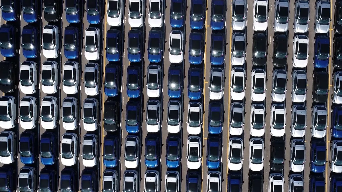 Hay más de 130 mil autos en stock por la caída en las ventas de 0 km