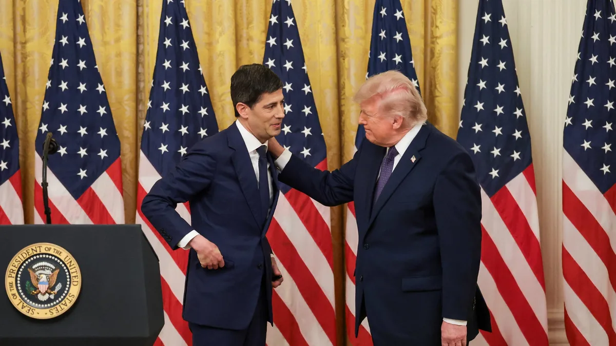 Une hausse des prix "préoccupante" mais une économie américaine "qui semble renforcée": le patron de la Fed priorise la lutte contre l'inflation et risque de décevoir Trump en augmentant les taux