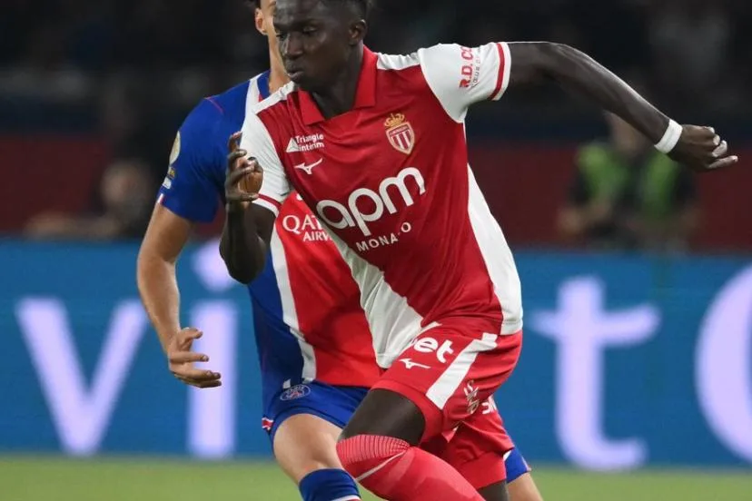 Mercato : Lamine Camara affirme avoir « tourné la page » de son transfert avorté vers Chelsea