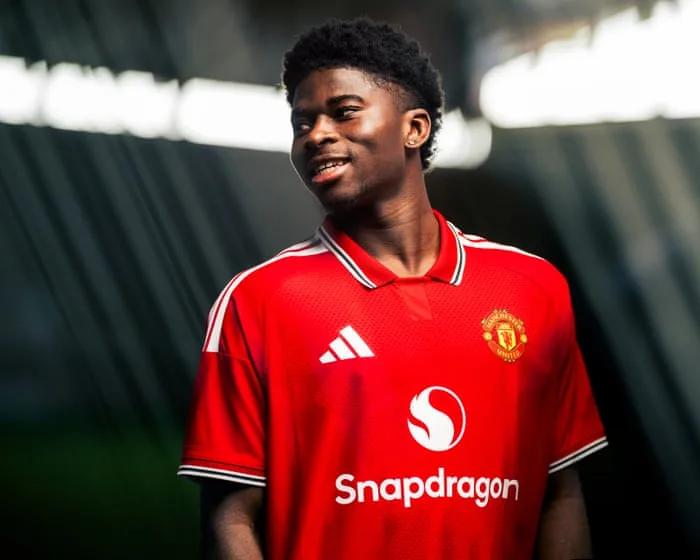 Manchester United confirm Carlos Baleba signing as midfield spend nears £150m