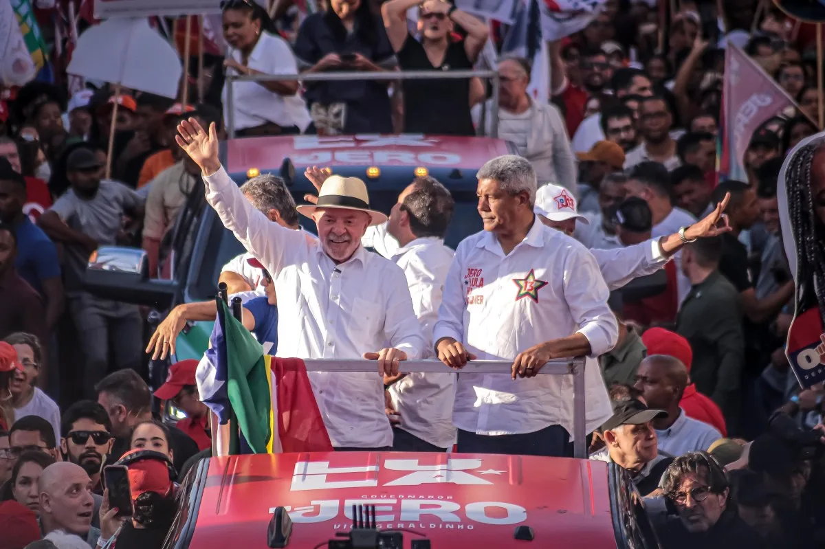 Em ato na Bahia, Lula fala em tentar vencer no 1º turno: ‘Temos tudo para ganhar’