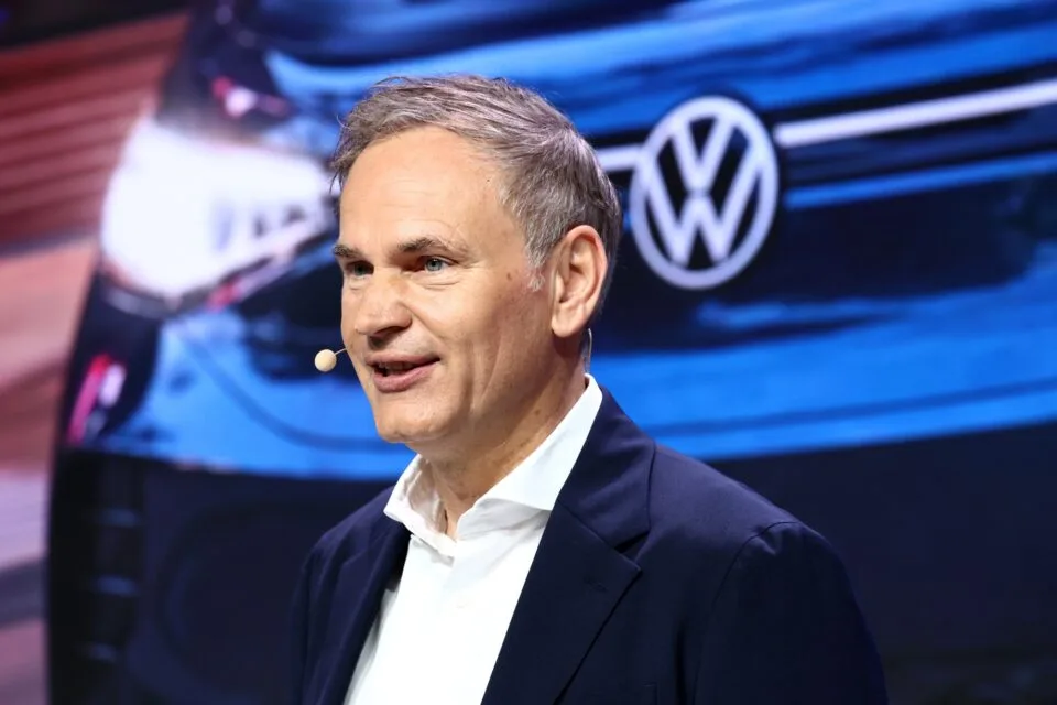 Volkswagen alerta para necessidade de cortes profundos antes de reunião decisiva