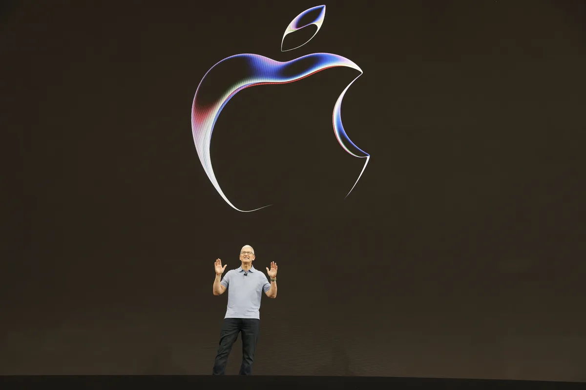 Apple inicia nueva era con la salida de Tim Cook como CEO: qué lanzamientos vendrían en septiembre 2026