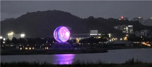 [유형재의 새록새록] "생태저류지 10m 인공 달…밤을 잊은 새들의 위기"