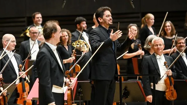 Lahav Shani in München: Herrlich, wie sie auf dem Minenfeld tanzen