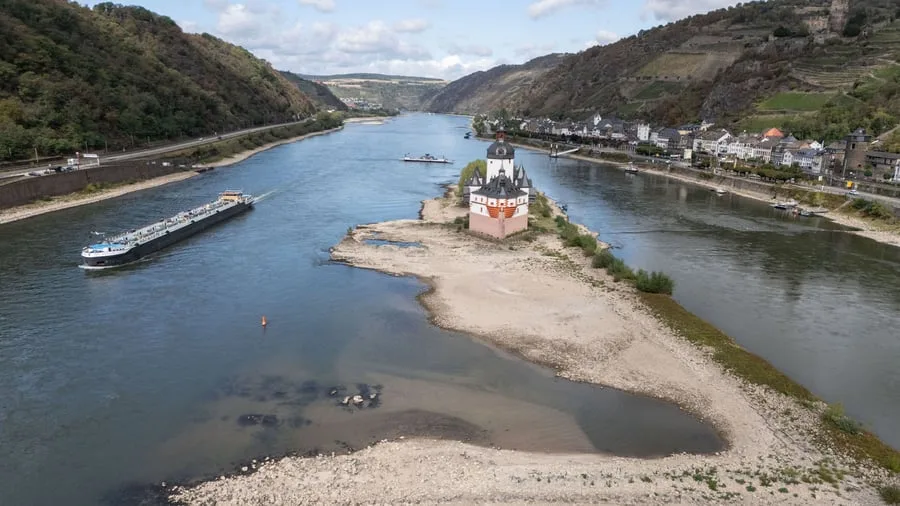Wirtschaft am Rhein: IHK erwartet immensen Schaden nach Niedrigwasser