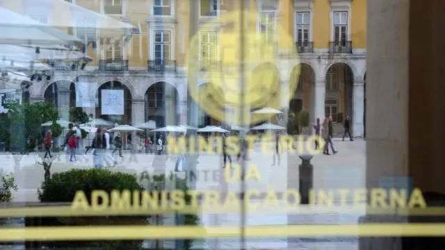 Secretário-geral afastado do MAI pede audiência urgente a Montenegro