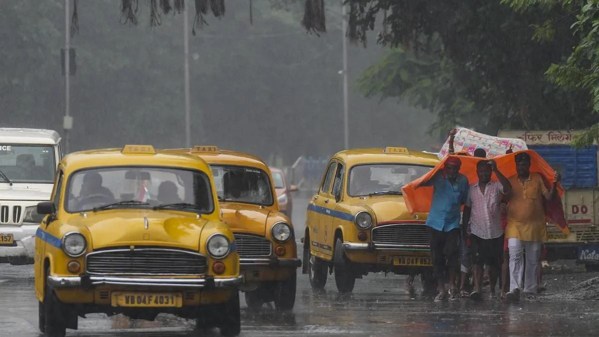 Low-pressure system moves towards Jharkhand, western districts of Bengal to get heavy rain