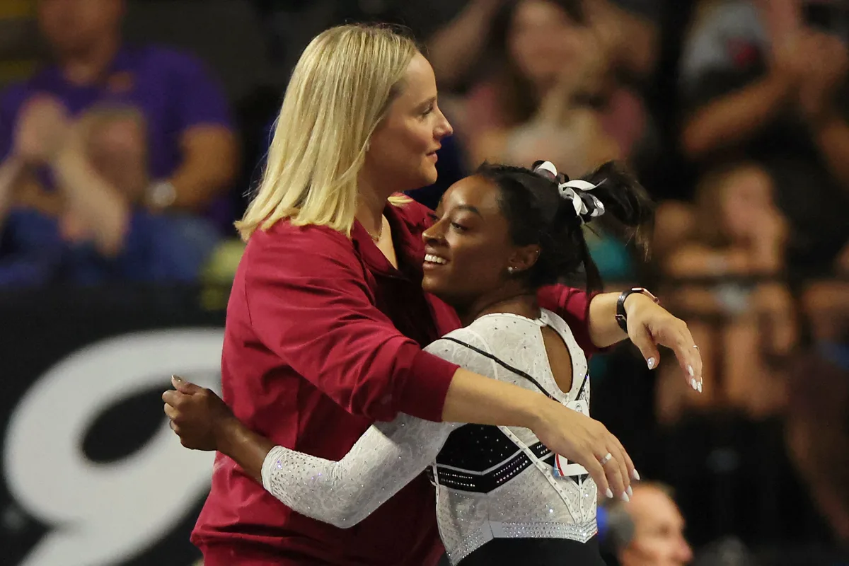 La entrenadora de Simone Biles contó cómo fue el proceso para superar la crisis de salud mental que atravesó en los JJ. OO. de Tokio 2020