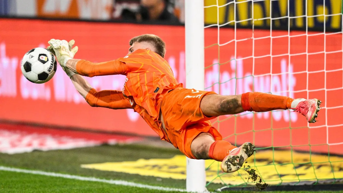Reus is 10-man Hearts' spot-kick hero as Jambos qualify for Conference League