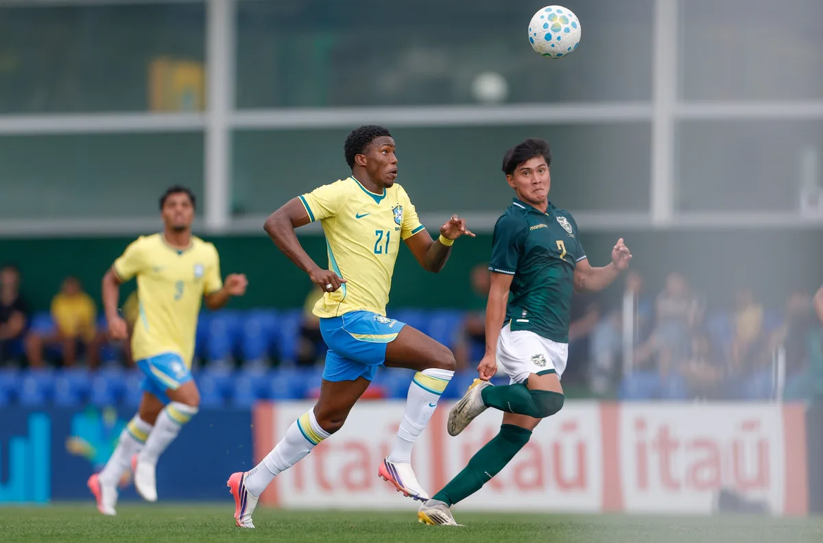 Joia do Bahia sai do banco e participa de gol da vitória do Brasil