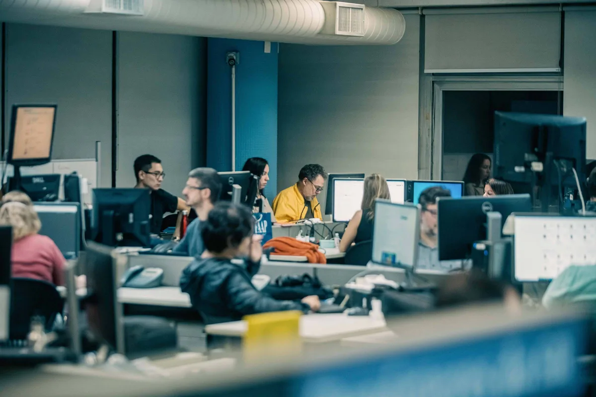Folha amplia cobertura eleitoral com comparador de políticos e monitor de emendas