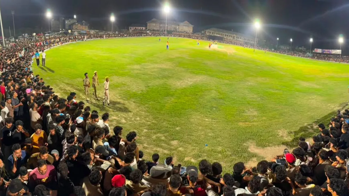 As darkness falls, Pulwama comes alive for the second Royal Premiere League