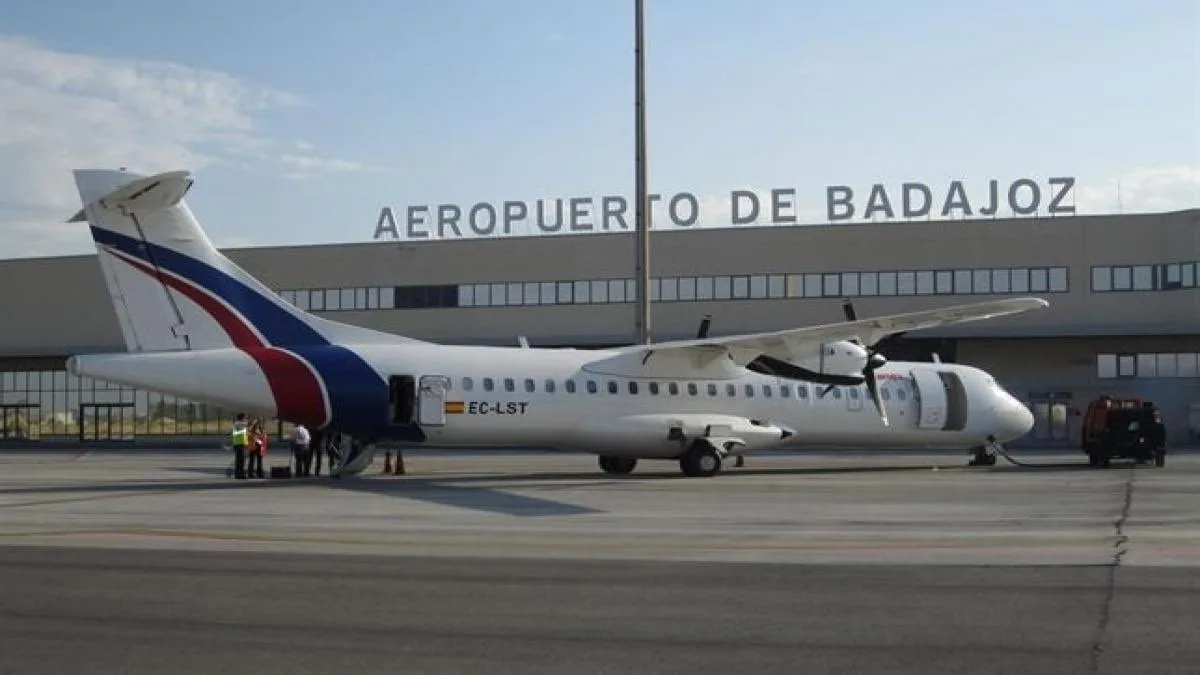 Un saco sin fondo para otra línea aérea que no es rentable: la Junta de Extremadura pagará 14,3 millones de euros para que siga habiendo vuelos desde Madrid y Barcelona hacia Badajoz