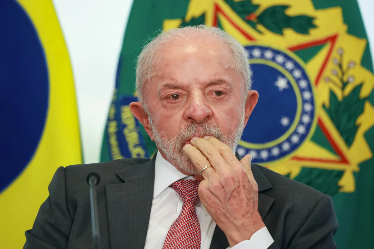 Lula tenta conter crise; saída prevê trégua até eleição e votação virtual