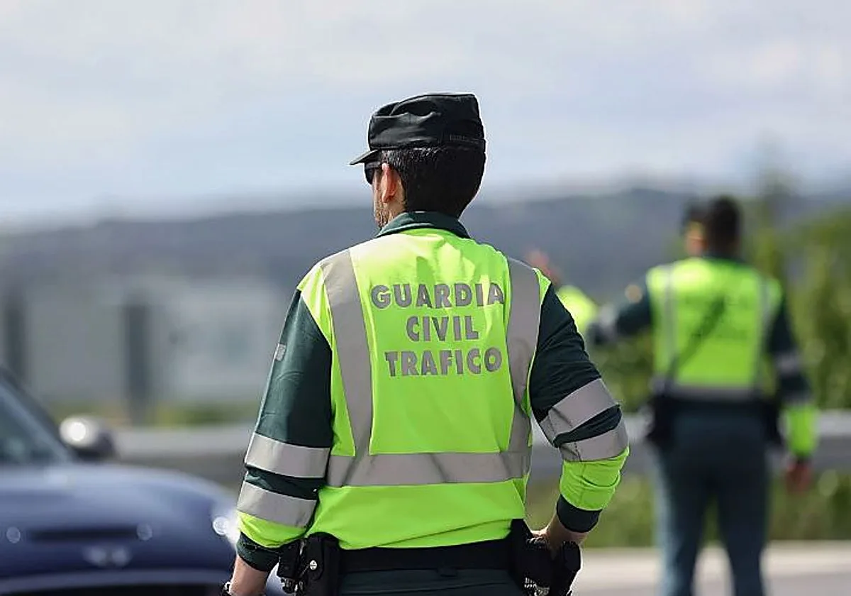 Muere atropellado por un furgón en la A-4 un hombre de 29 años mientras cambiaba una rueda