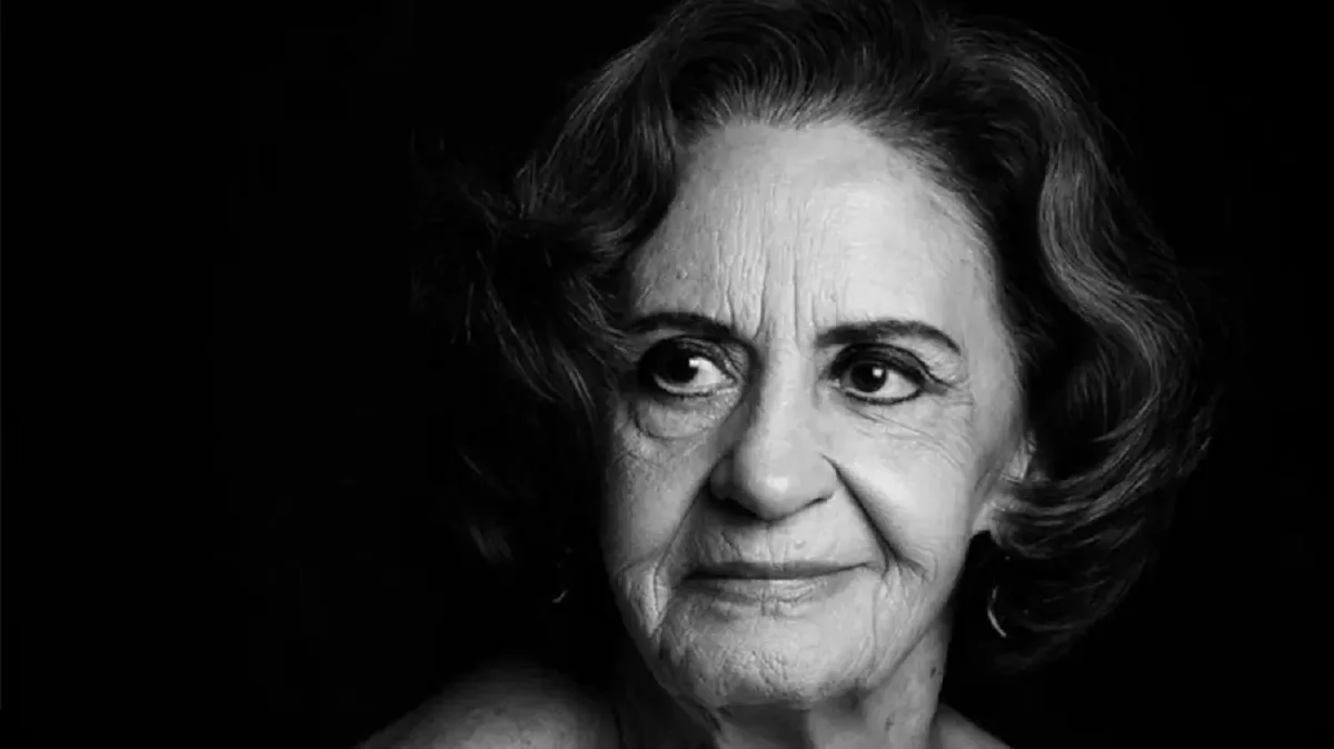 Atriz Laura Cardoso, pioneira da televisão, morre aos 98 anos