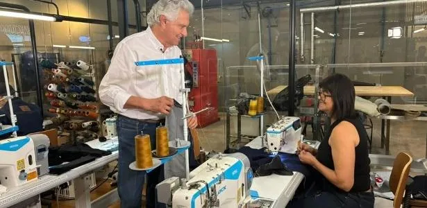A comerciantes no Brás, Caiado crítica taxa das blusinhas, bets e juros
