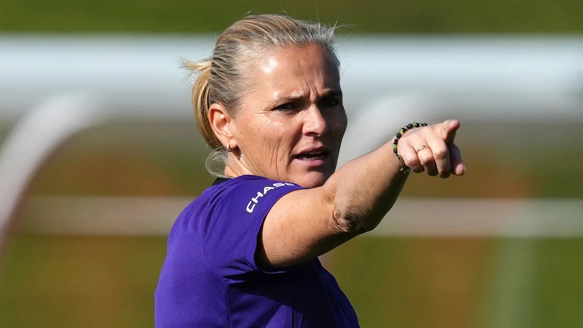 Greece hit the bar despite England pressure LIVE!