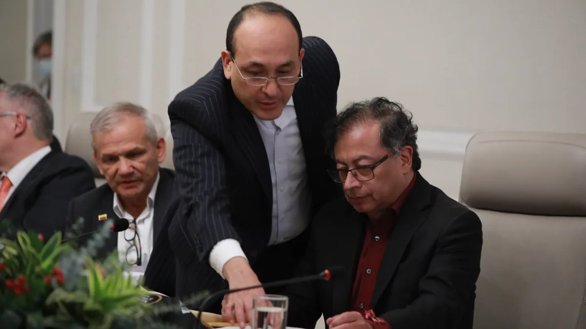El magistrado Vladimir Fernández habría ‘cuadrado’ supuesta entrega de dineros con Olmedo López en el caso Ungrd: Fiscalía omitió pruebas en su contra