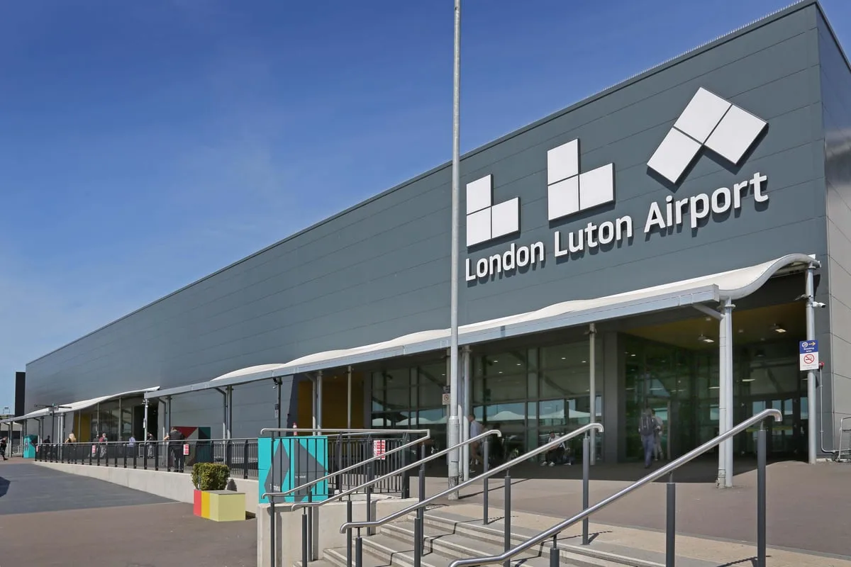 Lightning strike triggers mass flight cancellations at London Luton Airport