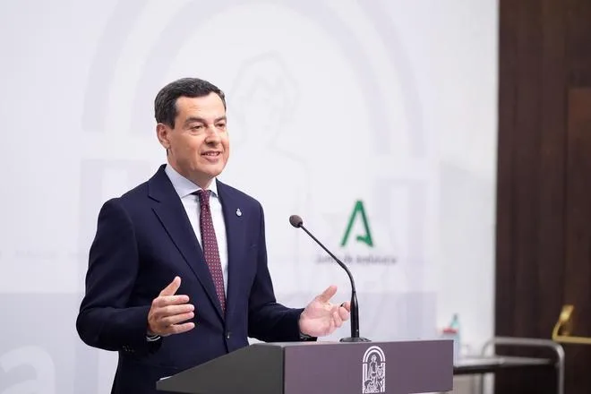 Juanma Moreno pide al Gobierno reforzar la lucha contra el narcotráfico y garantizar la seguridad