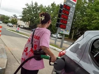 APPEL À TÉMOIGNAGES. Carburant : comment faites-vous face à la hausse des prix à la pompe ? Racontez-nous