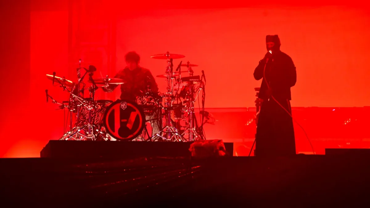 ​Twenty One Pilots encerra Rock in Rio, confirma evolução, mas toca para menor plateia de headliner desta edição