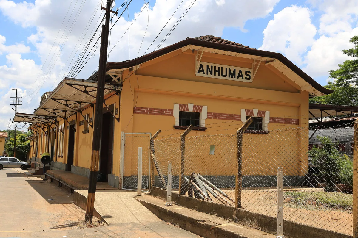 Estação de trem cenário de novelas chega aos cem anos no interior de SP