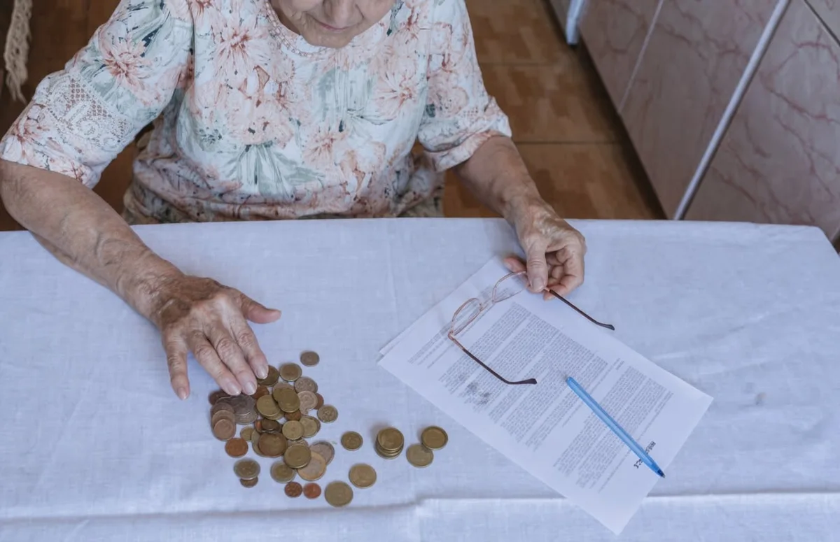 Gana 680.000€ cobrando la pensión de una jubilada que murió en 2005: nadie se dió cuenta hasta 20 años después