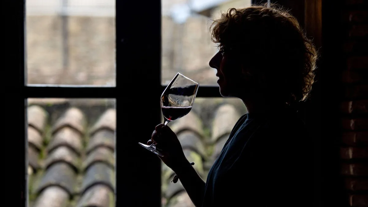¿Una copita al día es demasiado? El experimento belga con el alcohol que inquieta a la industria