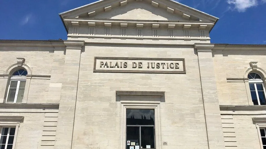 Un quinquagénaire condamné à 19 ans de réclusion pour avoir violé et prostitué son fils dans le Jura