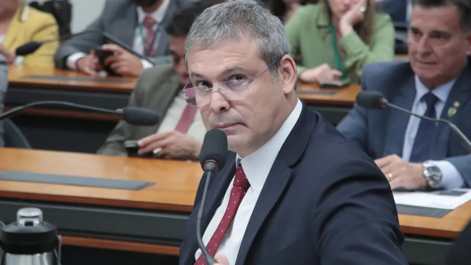 Lindbergh aciona STF por nulidade de depoimento do caso da acusação de estupro contra Gaspar