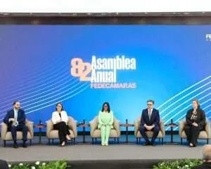 Presidenta destaca desaceleración de la inflación y caída de la brecha cambiaria al 11,7%
