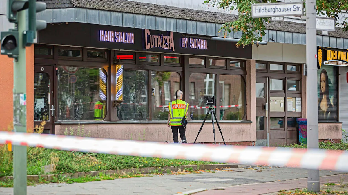 Friseursalon von Rapper Samra beschossen – „Wird nicht bezahlt, wird es brutaler“