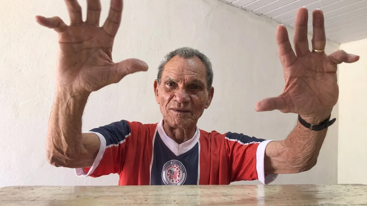 Primeiro clube do goleiro Manga fará estreia na elite do futebol estadual em 2026