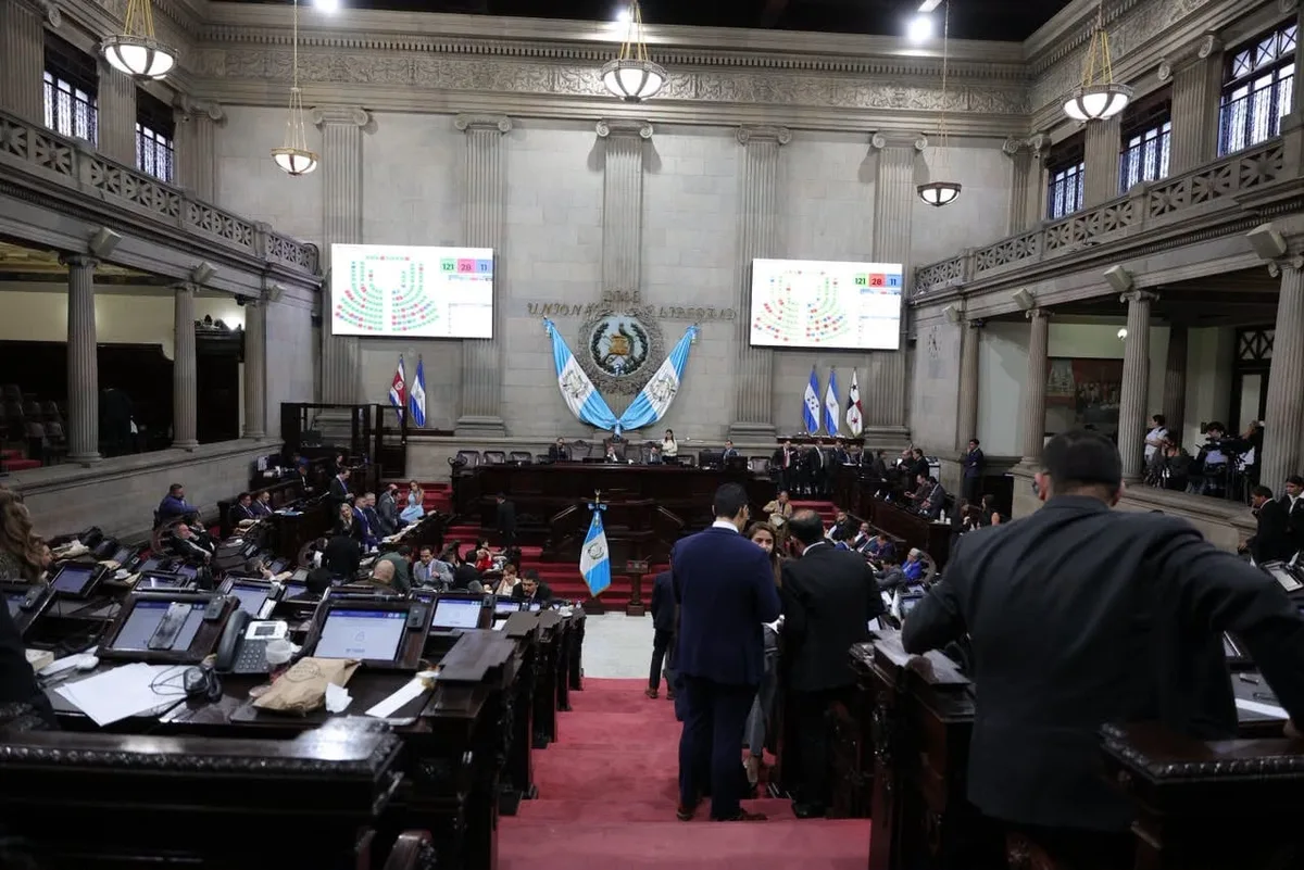 El presidente del Congreso de Guatemala plantea sesionar martes y miércoles para destrabar la agenda