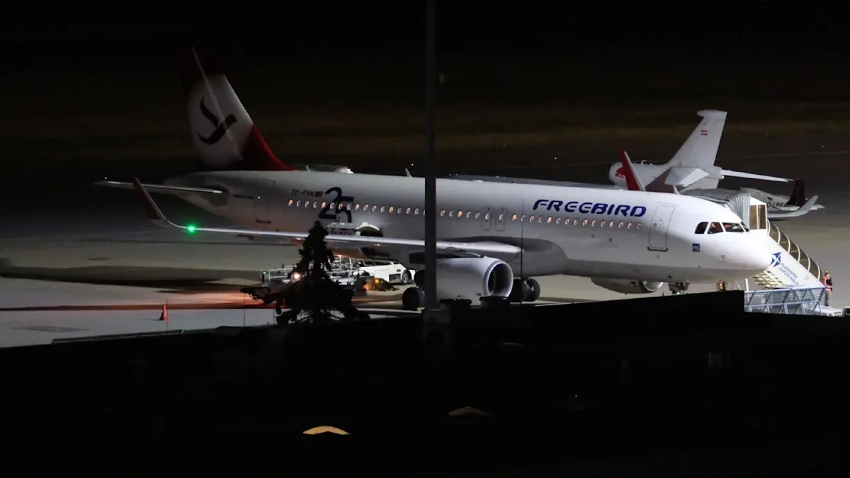 Vom Flughafen Leipzig/Halle - Erneuter Abschiebeflug nach Afghanistan gestartet