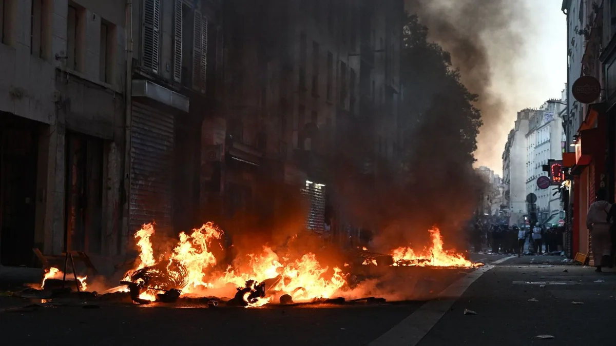 Nach den Ausschreitungen: Erneut Krawalle in Paris – Polizei setzt Tränengas ein