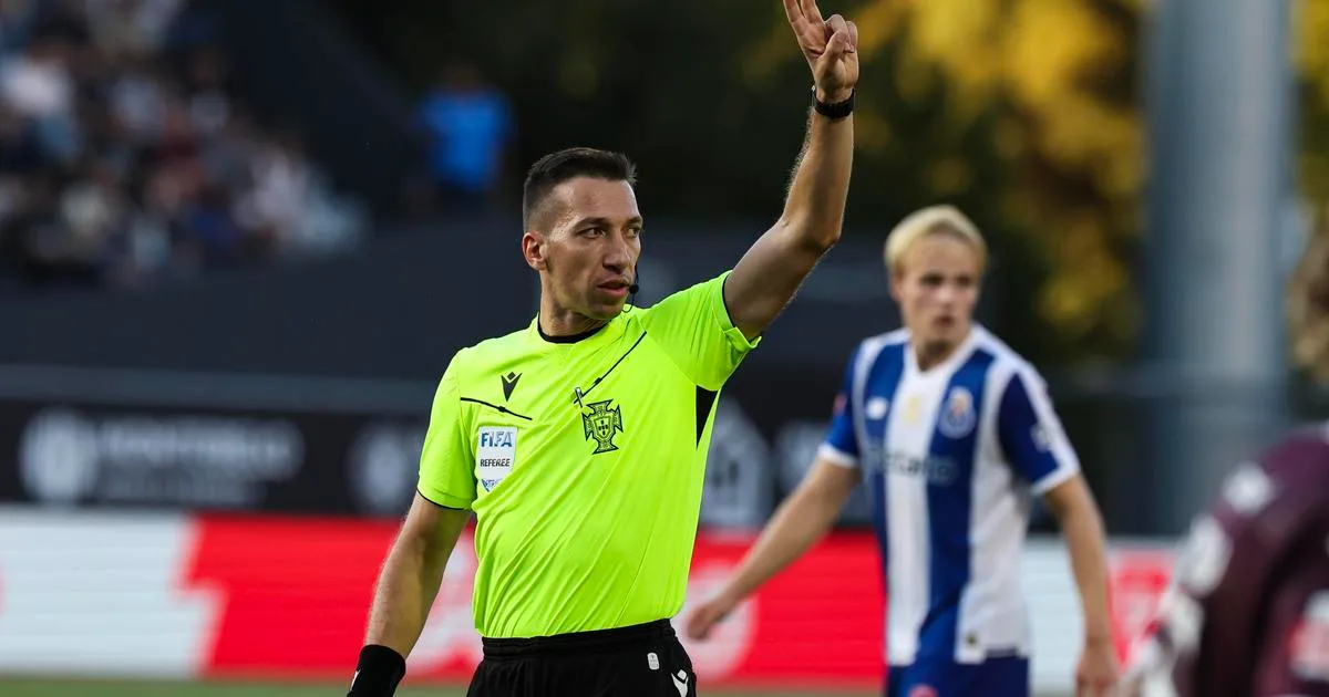 «Os árbitros têm o trabalho mais difícil em campo»