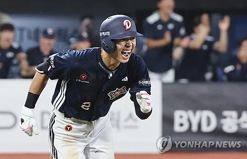 김원형 두산 감독, 사구에도 1루로 향한 김민석에 "근성 보여줘"