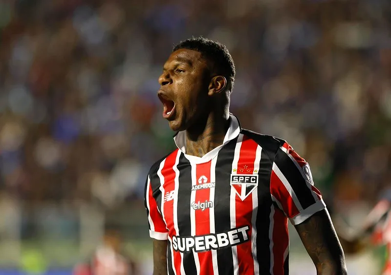 Análise: São Paulo resiste à altitude e precisa comemorar noite de estreantes