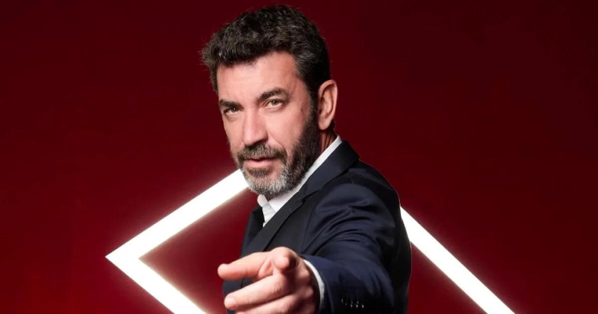 Arturo Valls, 51 años: "Estoy notando la crisis de los 50. He empezado a mirar atrás, a lo que he hecho y he sido. Ahora mi idea es elegir cosas muy puntuales, pequeñas y me veo bajando muchísimo el ritmo"